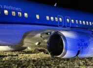 KLM UÇAĞI ACİL İNİŞ SIRASINDA PİSTTEN ÇIKTI