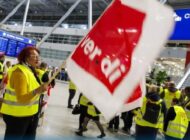 ALMANYA’DA ‘GREV’  UÇUŞLARI OLUMSUZ ETKİLEDİ