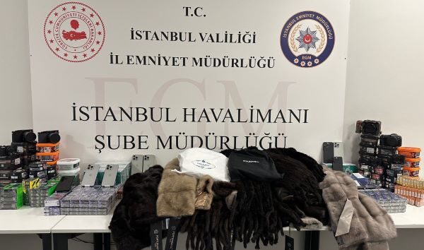 İSTANBUL HAVALİMANI POLİSİ KAÇAKÇILARA GÖZ AÇTIRMIYOR