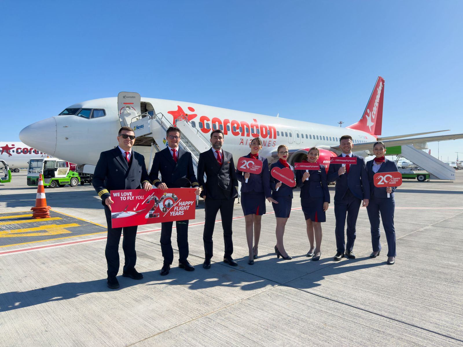 CORENDON 20. YILINI BİNLERCE YOLCUSUYLA KUTLADI