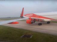 EASYJET’İN İKİ UÇAĞI KANAT SÜRTTÜ