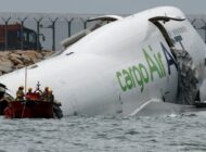 TÜRK KARGO UÇAĞI PİSTTEN ÇIKTI, DENİZE DÜŞTÜ:  2 ÖLÜ