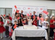 ÇUKUROVA HAVALİMANI’NDA BAYRAN ÇOCUKLARLA KUTLANDI