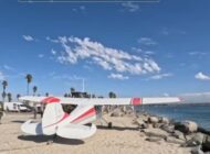 MOTORU DURAN UÇAK SAHİLE İNDİ