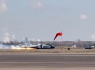 NASA UÇAĞI ALEV ALDI, ACİL İNİŞ YAPTI!