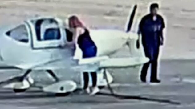 ÇALDIĞI UÇAKLA LİSANSIZ OLARAK UÇTU