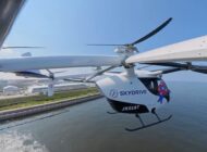 UÇAN ARABA TOKYO SEMALARINDA