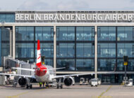 BERLİN HAVALİMANI’NDA UÇUŞLARA GREV ENGELİ