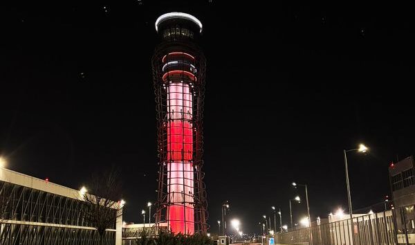 SABİHA GÖKÇEN’DE ÇANAKKALE RUHU GÖKYÜZÜNE YANSIDI