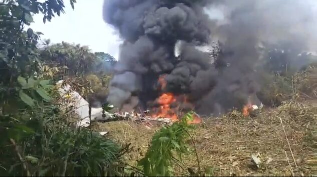 KOLOMBYA’DA ASKERİ UÇAK DÜŞTÜ: 66 ÖLÜ