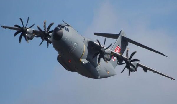 BELÇŞKA ASKERİ UÇAĞI KURŞUNLANDI