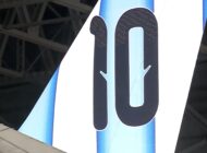 UÇAĞA MESSİ FORMASI GİYDİRMESİ