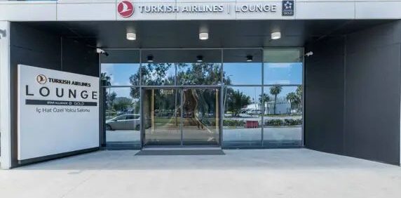 THY’NİN ANTALYA İÇ HAT YOLCU SALONU HİZMETE GİRDİ