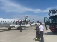ACİL İNİŞ YAPAN UÇAKTA YOLCULAR KANATTAN TAHLİYE EDİLDİ
