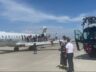 ACİL İNİŞ YAPAN UÇAKTA YOLCULAR KANATTAN TAHLİYE EDİLDİ
