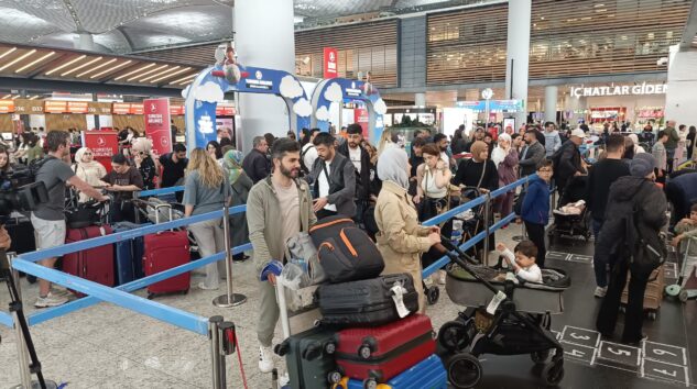 İSTANBUL HAVALİMANI’NDA BAYRAM YOĞUNLUĞU BAŞLADI