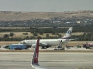 SUNEXPRESS UÇAĞININ İNİŞTE LASTİĞİ PATLADI