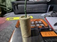 BOMBA İLE UÇAĞA BİNMEYE ÇALIŞTI