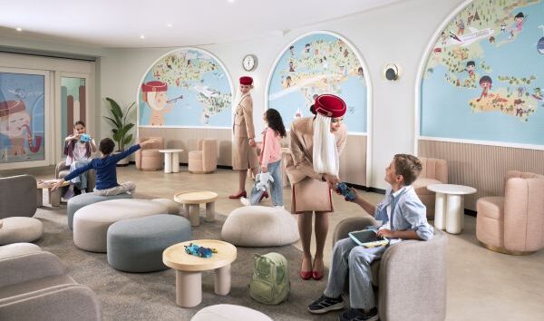 EMIRATES’TEN REFAKATSİZ ÇOCUKLARA GÜVENLİ SEYAHAT