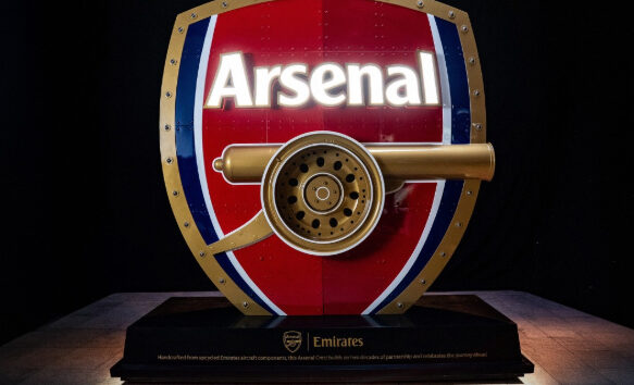 UÇAK PARÇASINDAN ARSENAL ARMASI