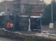 HAVALİMANI PERSONELİNİ TAŞIYAN SERVİS KAZA YAPTI