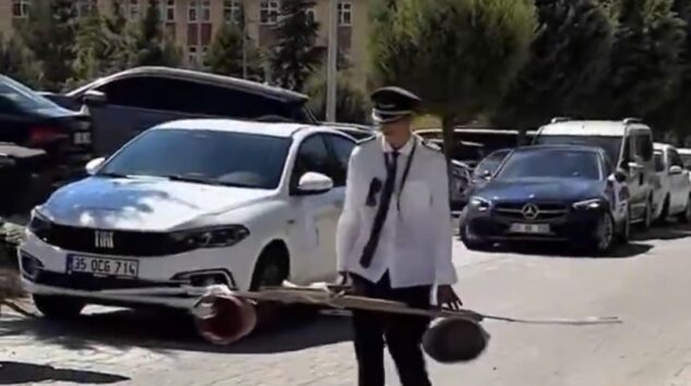 AHŞAPTAN UÇAK YAPAN BURAK’IN HAYALİ GERÇEK OLDU