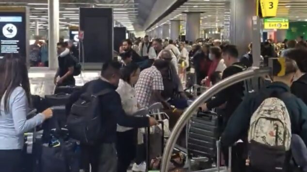 İNGİLTERE’DE HAVA TRAFİĞİ DURDU