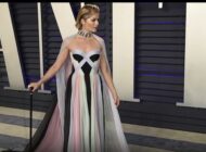 SELMA BLAIR UÇAKTA KABİN EKİBİNE SALDIRDI!