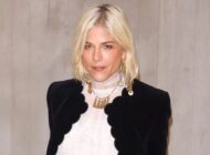 SELMA BLAIR UÇAKTA KABİN EKİBİNE SALDIRDI!